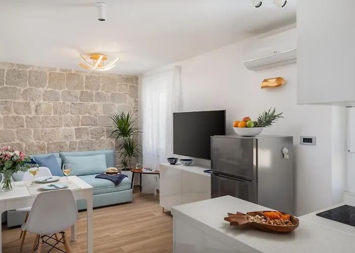 Santolina ספליט