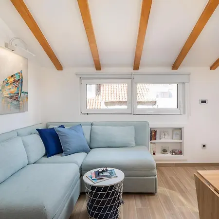 Santolina Apartment Split
