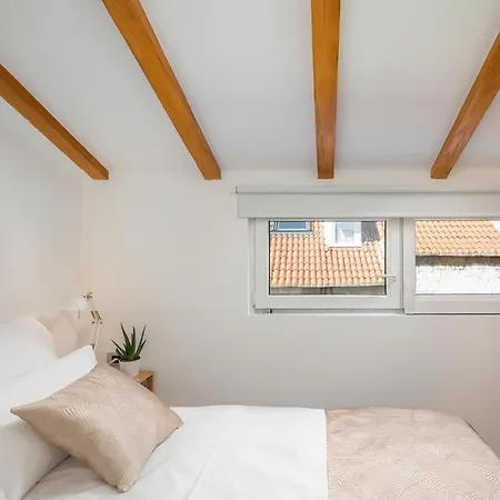 Santolina Apartment Split